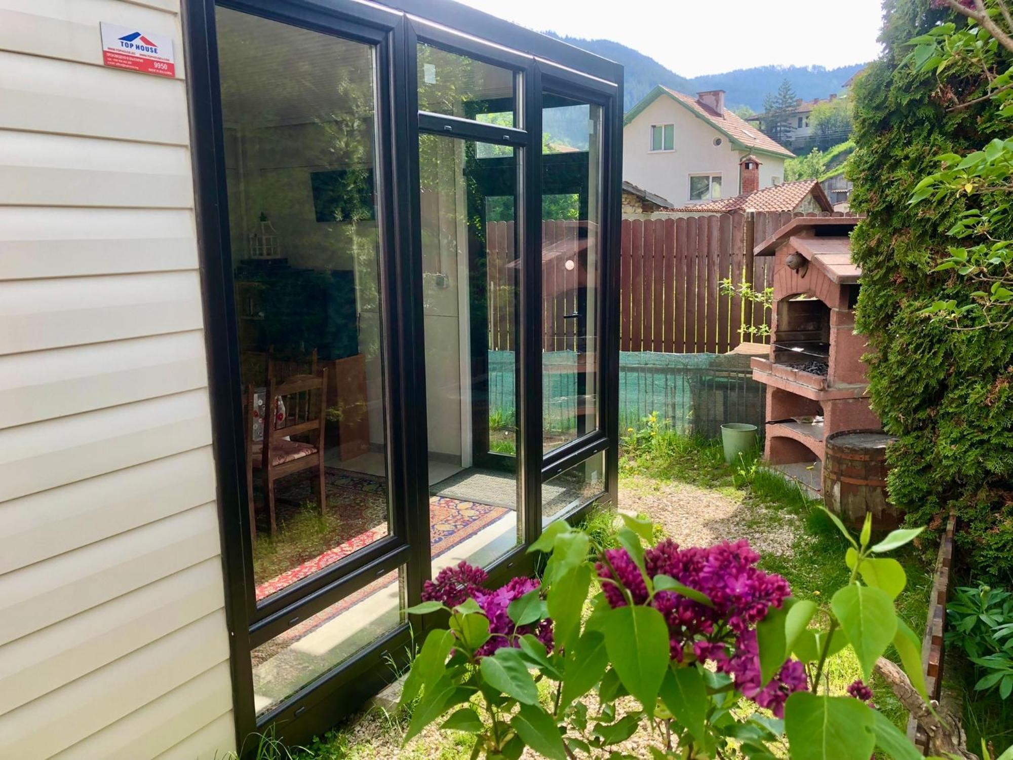 Niya Guest House Beli Iskar Exteriér fotografie
