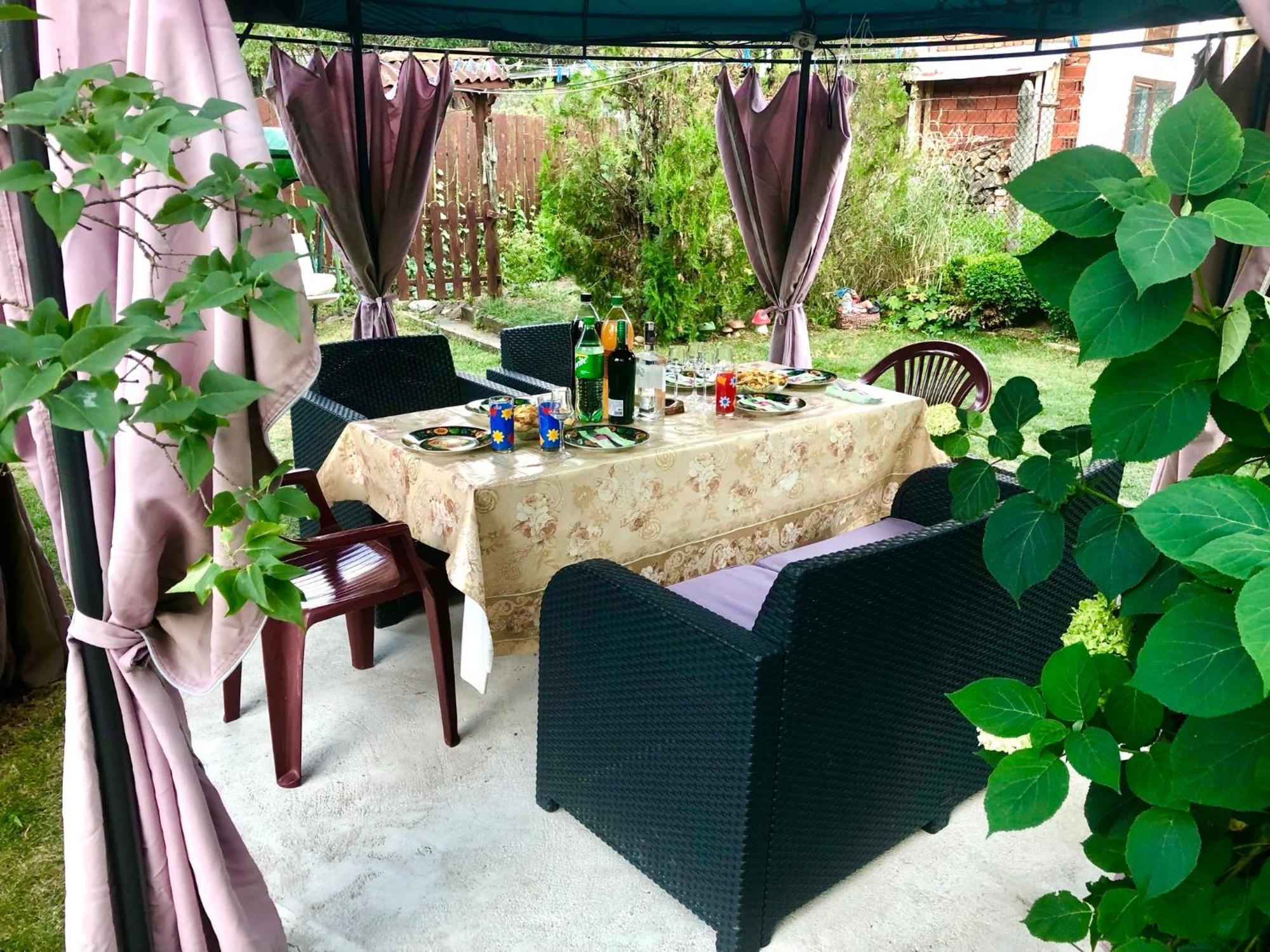 Niya Guest House Beli Iskar Exteriér fotografie