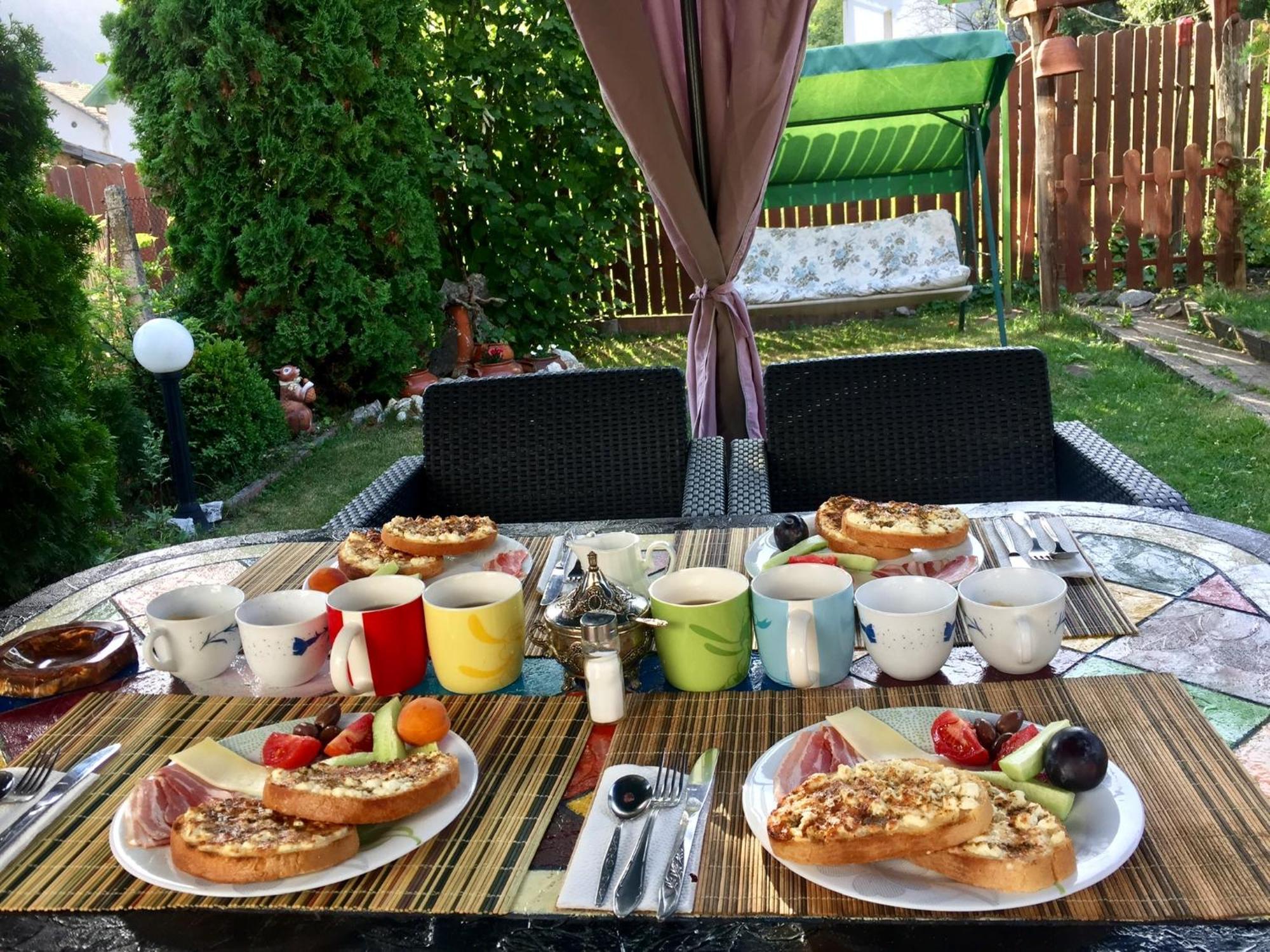 Niya Guest House Beli Iskar Exteriér fotografie