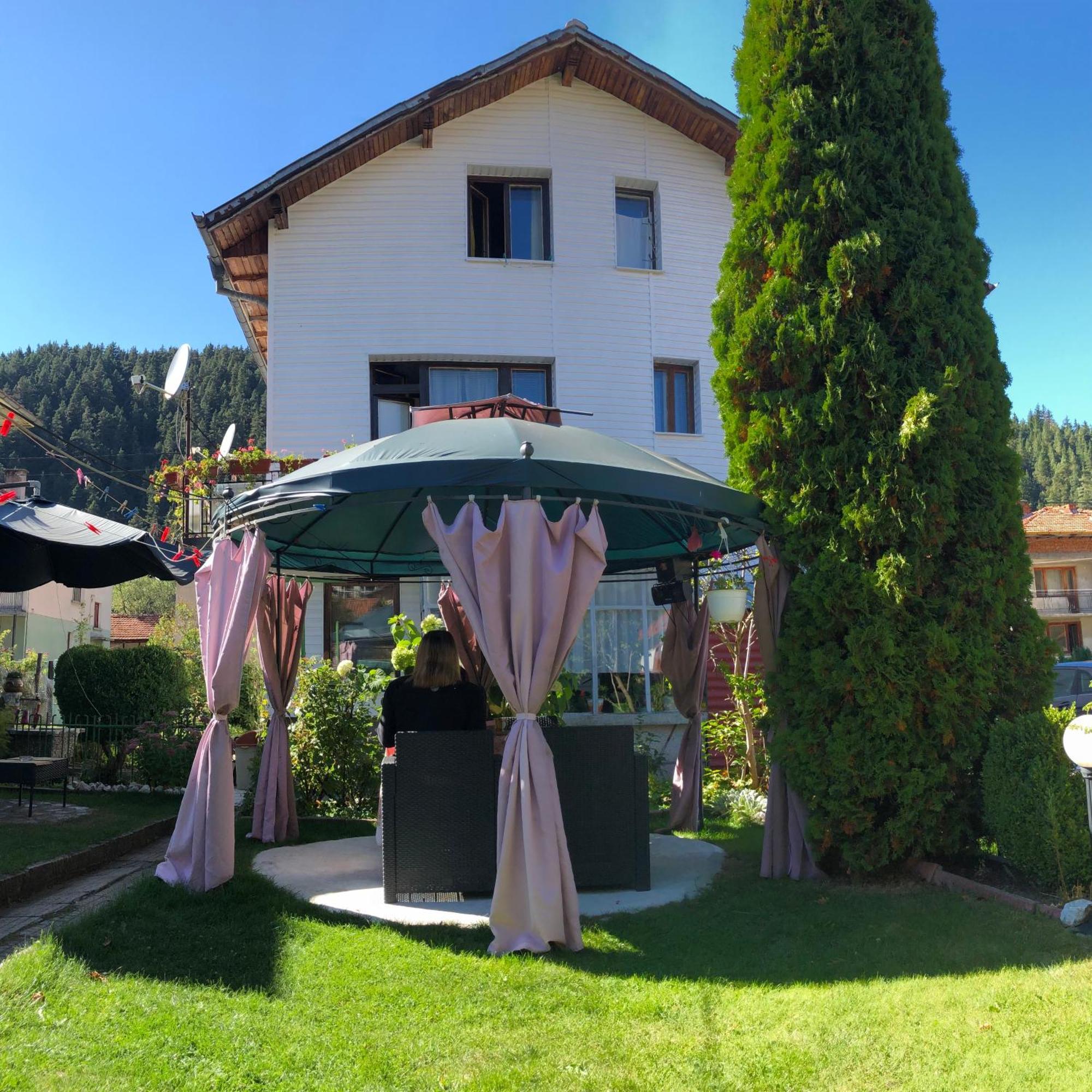 Niya Guest House Beli Iskar Exteriér fotografie